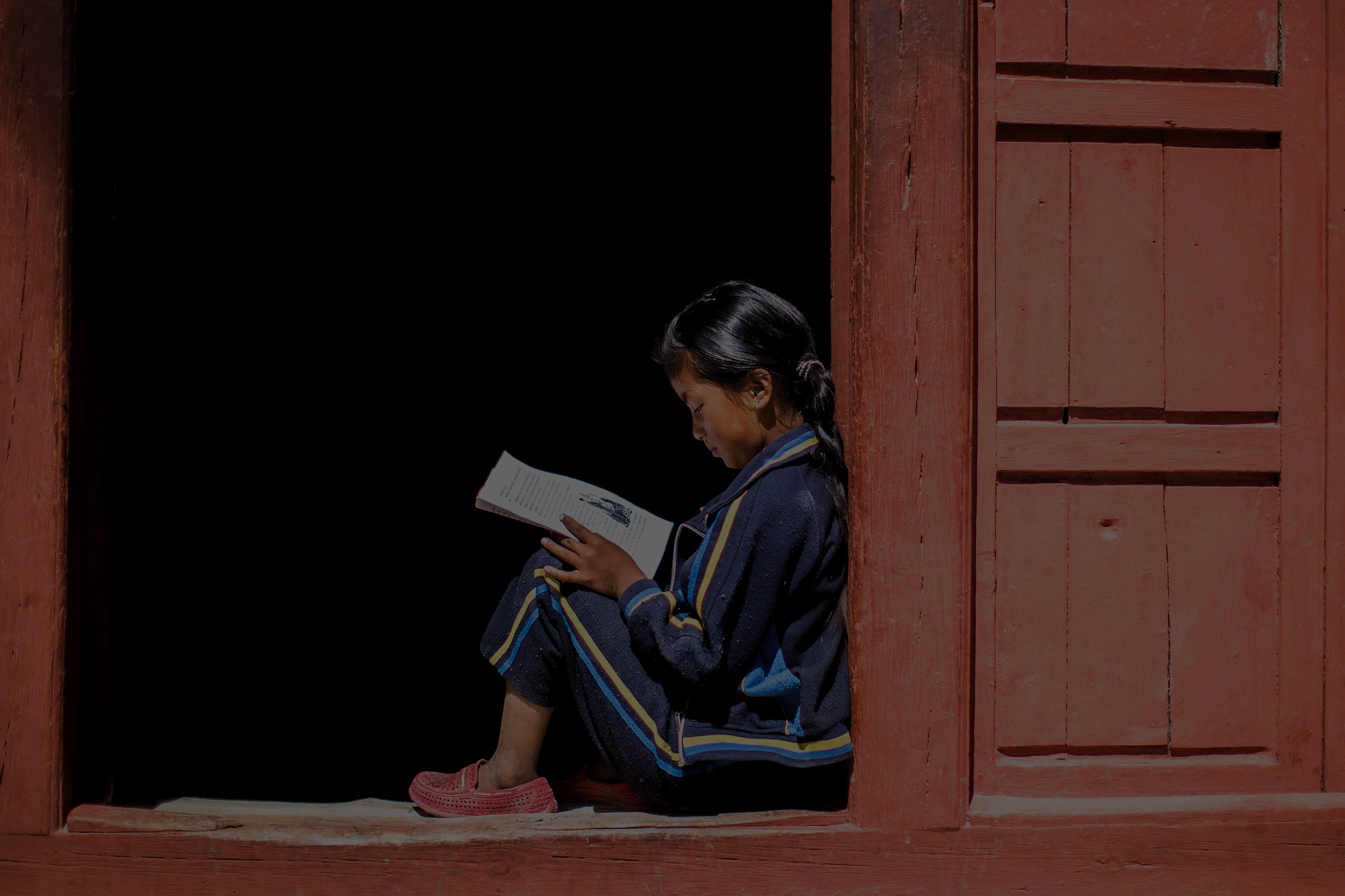 Girl Reading News Roundup