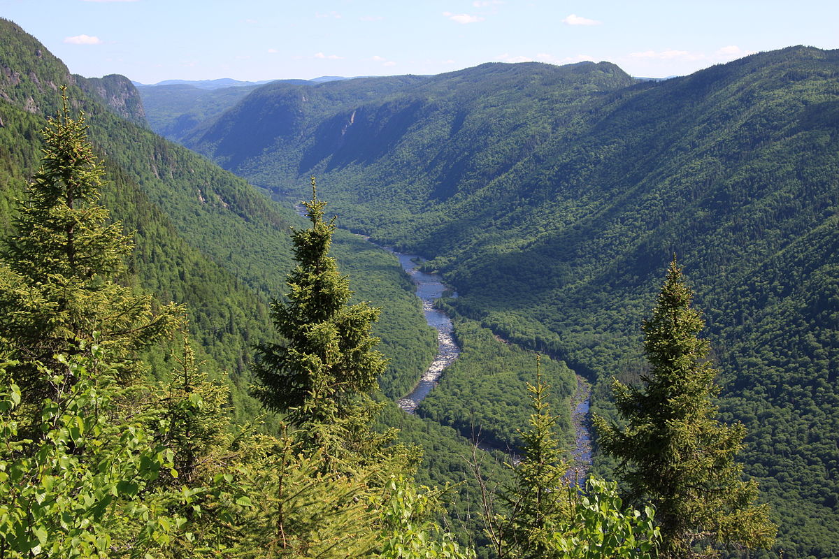 Scenic view of Jacques-Cartier River valley from Andante montain, Jacques-Cartier National Park, Quebec, Canada