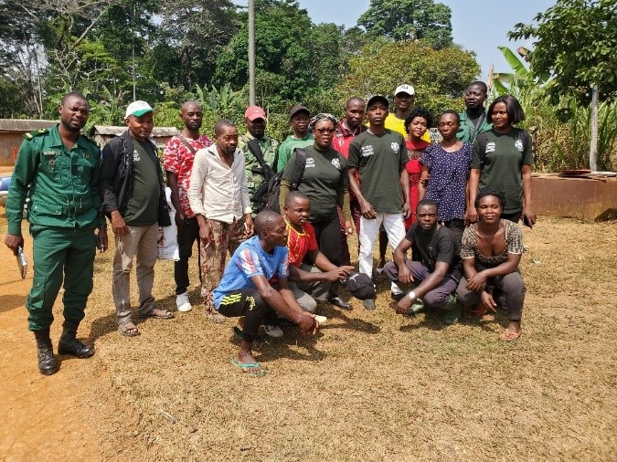 Group photo after an awareness-raising session in the Akoabas village by ecoguard agents, the curator and the ASD team